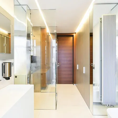 公寓 Presidential Penthouse, 303m2, Jacuzzi On Terrace, Sauna, 6bdrm, 4bthrm, Ac, Lift