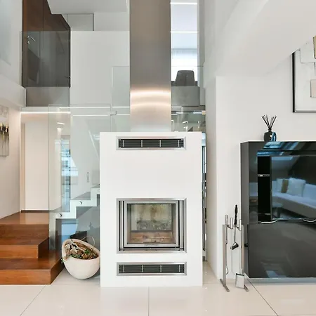 公寓 Presidential Penthouse, 303m2, Jacuzzi On Terrace, Sauna, 6bdrm, 4bthrm, Ac, Lift 布拉格