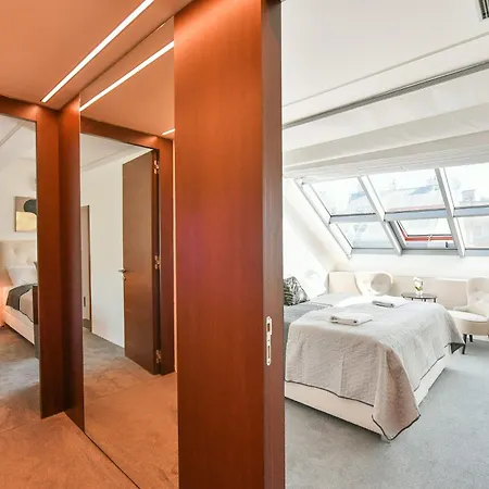 Presidential Penthouse, 303m2, Jacuzzi On Terrace, Sauna, 6bdrm, 4bthrm, Ac, Lift 公寓 *