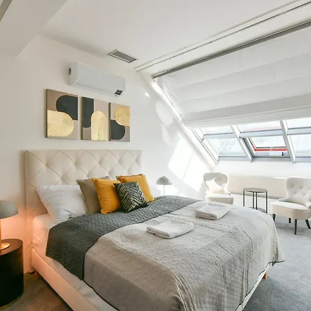 Presidential Penthouse, 303m2, Jacuzzi On Terrace, Sauna, 6bdrm, 4bthrm, Ac, Lift 公寓 *
