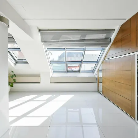 Presidential Penthouse, 303m2, Jacuzzi On Terrace, Sauna, 6bdrm, 4bthrm, Ac, Lift 公寓
