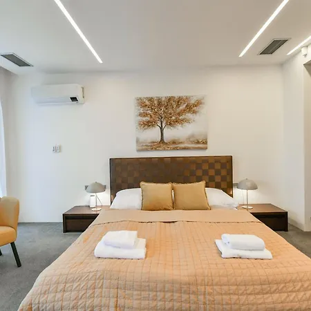 Presidential Penthouse, 303m2, Jacuzzi On Terrace, Sauna, 6bdrm, 4bthrm, Ac, Lift Lägenhet *