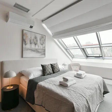 Lägenhet Presidential Penthouse, 303m2, Jacuzzi On Terrace, Sauna, 6bdrm, 4bthrm, Ac, Lift *
