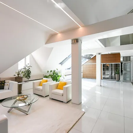 Presidential Penthouse, 303m2, Jacuzzi On Terrace, Sauna, 6bdrm, 4bthrm, Ac, Lift Lägenhet