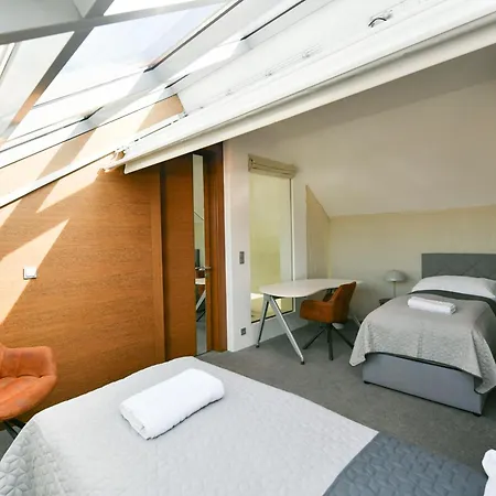 Lägenhet Presidential Penthouse, 303m2, Jacuzzi On Terrace, Sauna, 6bdrm, 4bthrm, Ac, Lift