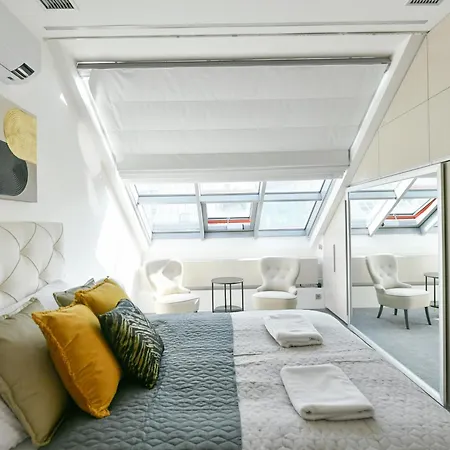 Presidential Penthouse, 303m2, Jacuzzi On Terrace, Sauna, 6bdrm, 4bthrm, Ac, Lift Lägenhet