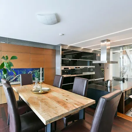 Presidential Penthouse, 303m2, Jacuzzi On Terrace, Sauna, 6bdrm, 4bthrm, Ac, Lift Daire *