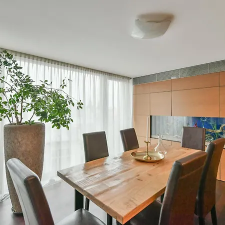 Daire Presidential Penthouse, 303m2, Jacuzzi On Terrace, Sauna, 6bdrm, 4bthrm, Ac, Lift